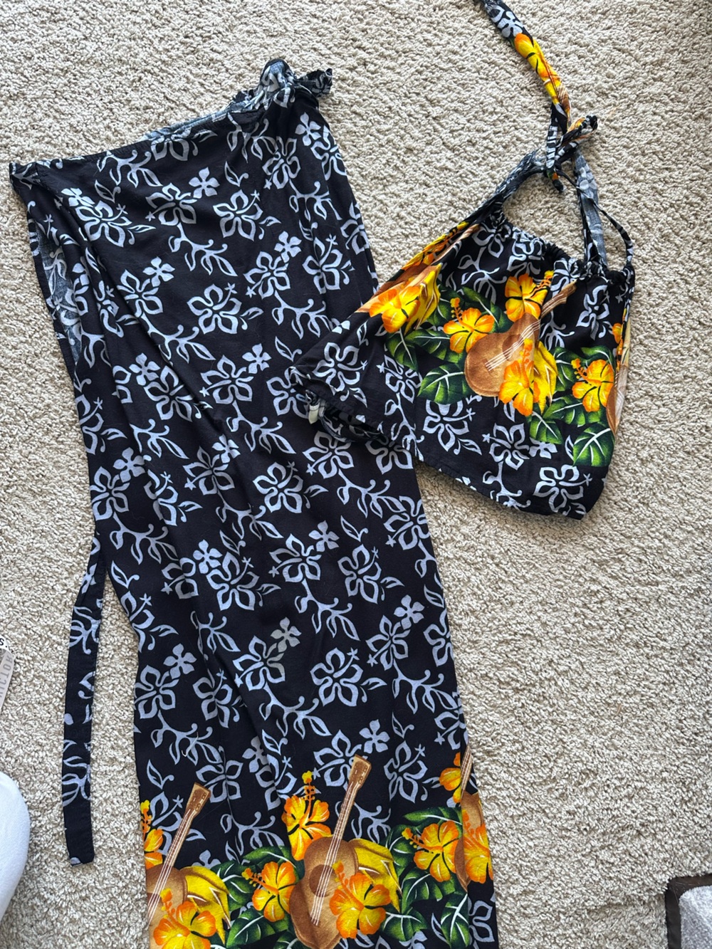 Hawaiian 2 piece set - Picture 2 of 7